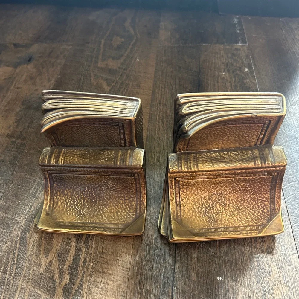Vintage Philadelphia Mfg Co Stacked Books Brass Bookends 17B Made in USA Pair